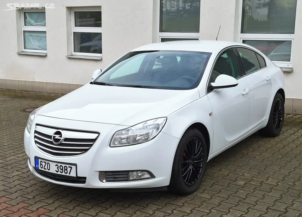 Opel Insignia 2.0 CDTI 96 kW, rok 2013